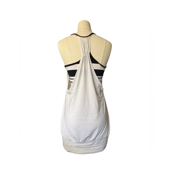 LULULEMON - No Limits Tank
White / Straightup Stripe Black White / Black - Picture 5 of 7